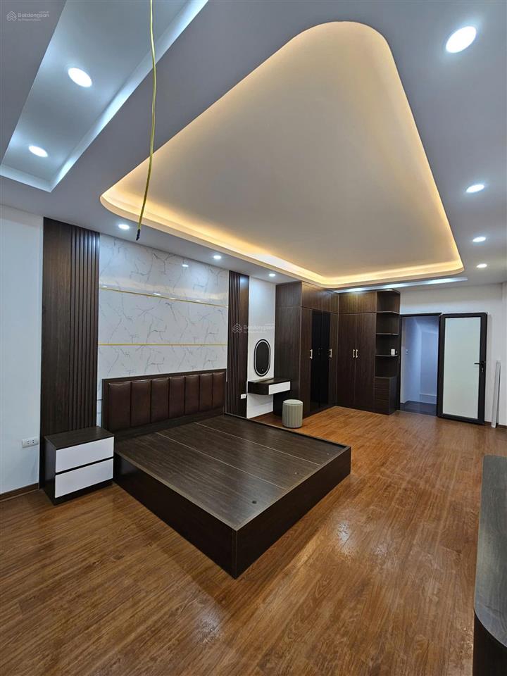 8.3 tỉ! hàng hiếm nguyễn lam long biên  42m² 5 tầng full nội thất ở trung tâm quận long biên