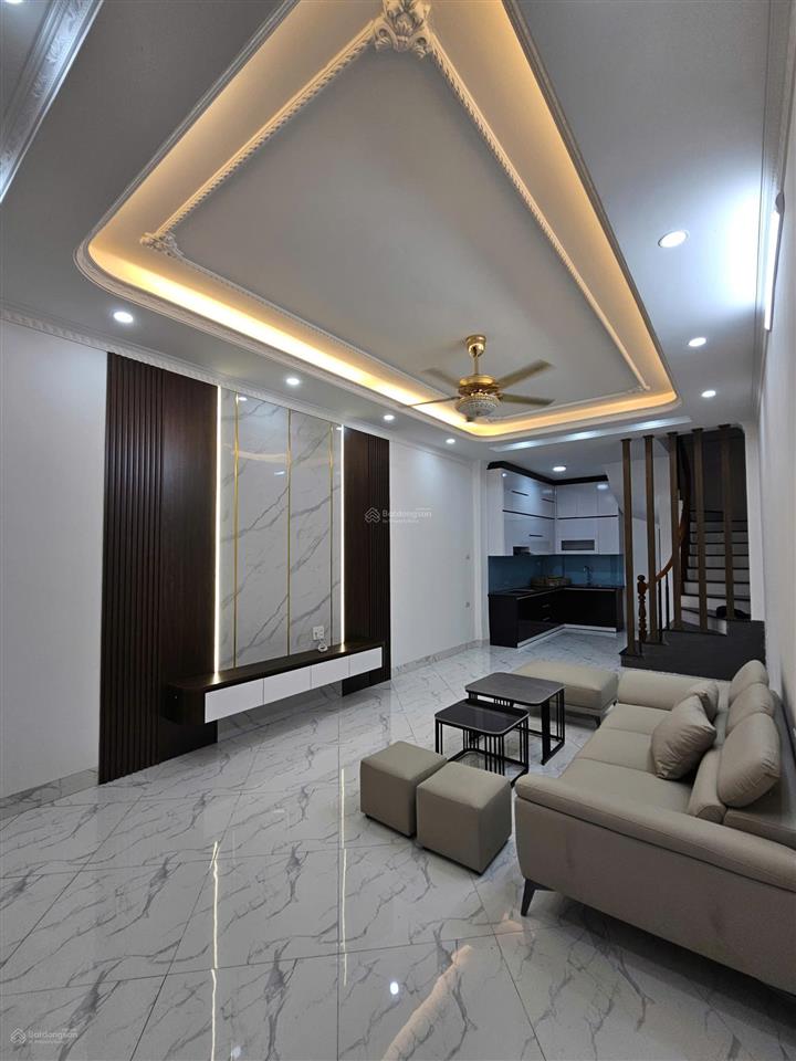 8.3 tỉ! hàng hiếm nguyễn lam long biên  42m² 5 tầng full nội thất ở trung tâm quận long biên