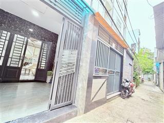 41mx2t  2pn  3wc  ban công to  sân xe to  ô tô né cách 20m đậu vài chiếc vô tư phạm văn bạch