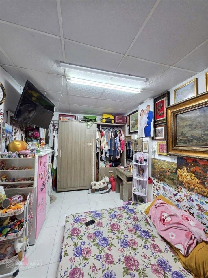 21m ,ngang 4m, 2 tầng 2pn, 2wc, trường chinh  nhà ga t3