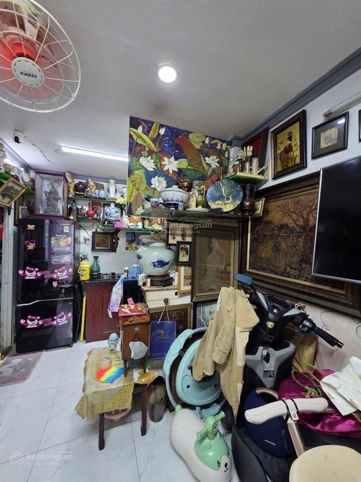 21m ,ngang 4m, 2 tầng 2pn, 2wc, trường chinh  nhà ga t3