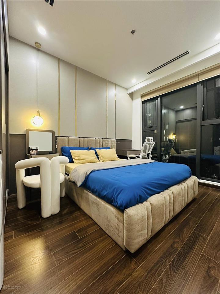 Cắt lỗ 500 triệu căn 2pn, 64m2, giá 3,8 tỷ, view trực diện vinuni và công viên
