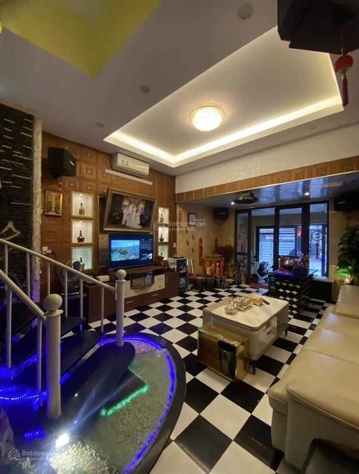 27 tỷ nhà mặt phố hoàng ngân cầu giấy, 70m24 tầng, ô tô tránh, kinh doanh