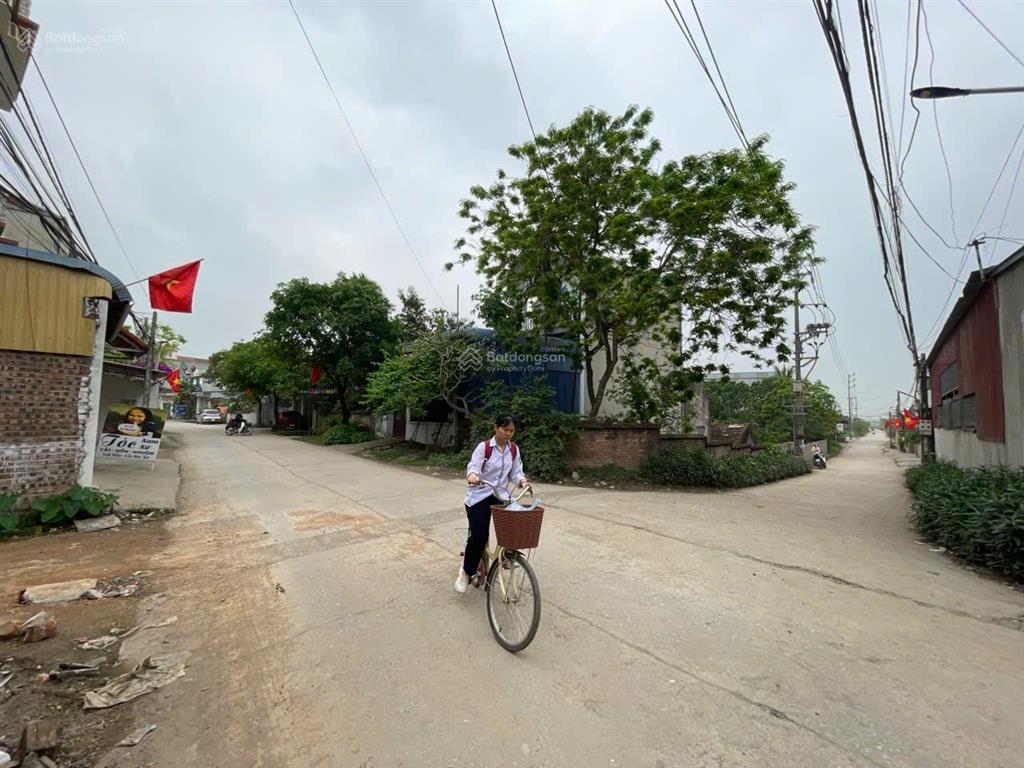Bán đất tặng nhà mái bằng đã xây kiên cố chỉ việc đến ở hoặc kinh doanh đều hợp lý