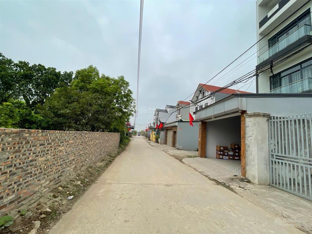 Bán đất tặng nhà mái bằng đã xây kiên cố chỉ việc đến ở hoặc kinh doanh đều hợp lý