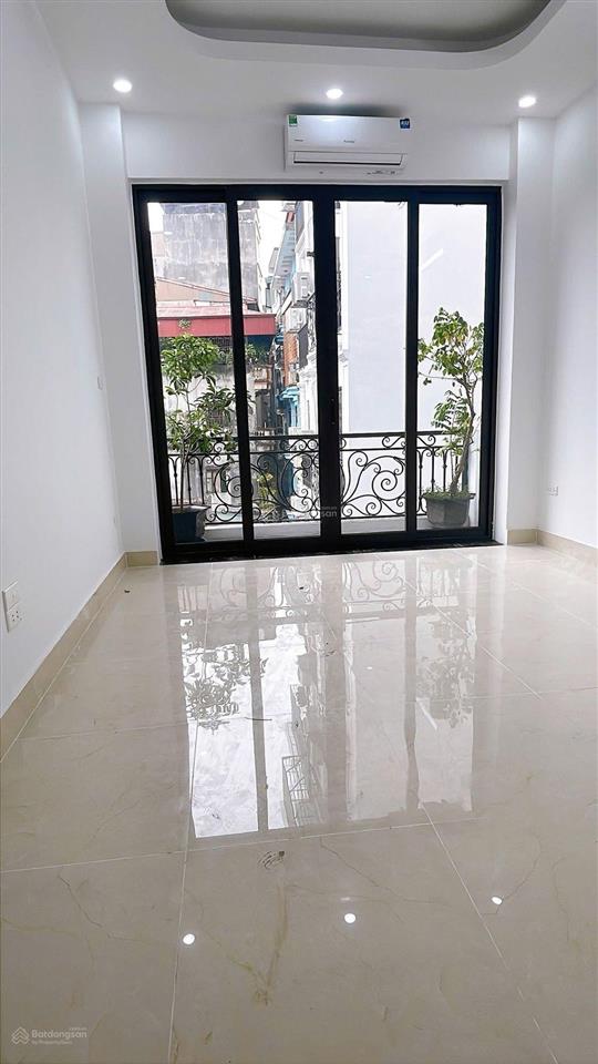 Vip cầu giấy  nhà mới đẹp, lô góc, full nội thất 48m 4 tầng ở ngay