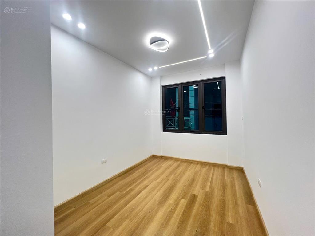 Chỉ hơn 6 tỷ có nhà 5t, phân lô, ôtô đỗ cửa, nhà mới chỉ việc xách va ly về ở