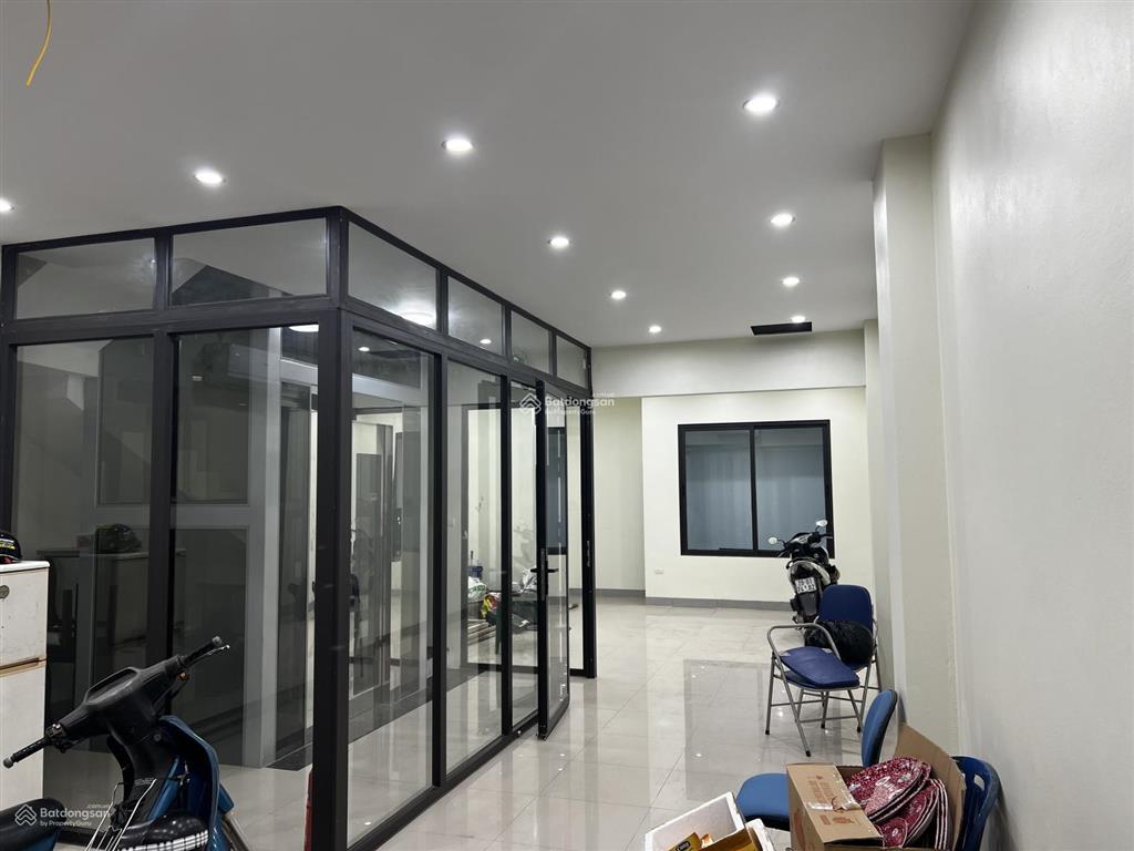 Cho thuê cửa hàng tầng 1 mặt phố trần đại nghĩa, 16 triệu, 55 m2 riêng biệt, mt 4.6m