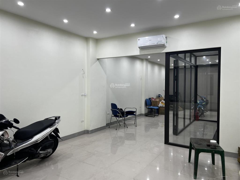 Cho thuê cửa hàng tầng 1 mặt phố trần đại nghĩa, 16 triệu, 55 m2 riêng biệt, mt 4.6m