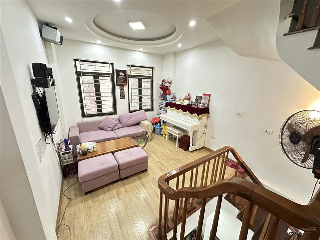 Bán gấp nhà 5 tầng vip gần b xe mỹ đình dt 30m2, mt 3,6m, giá nhỉnh 8 tỷ full nội thất, ở sướng