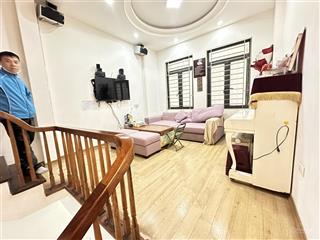 Bán gấp nhà 5 tầng vip gần b xe mỹ đình dt 30m2, mt 3,6m, giá nhỉnh 8 tỷ full nội thất, ở sướng