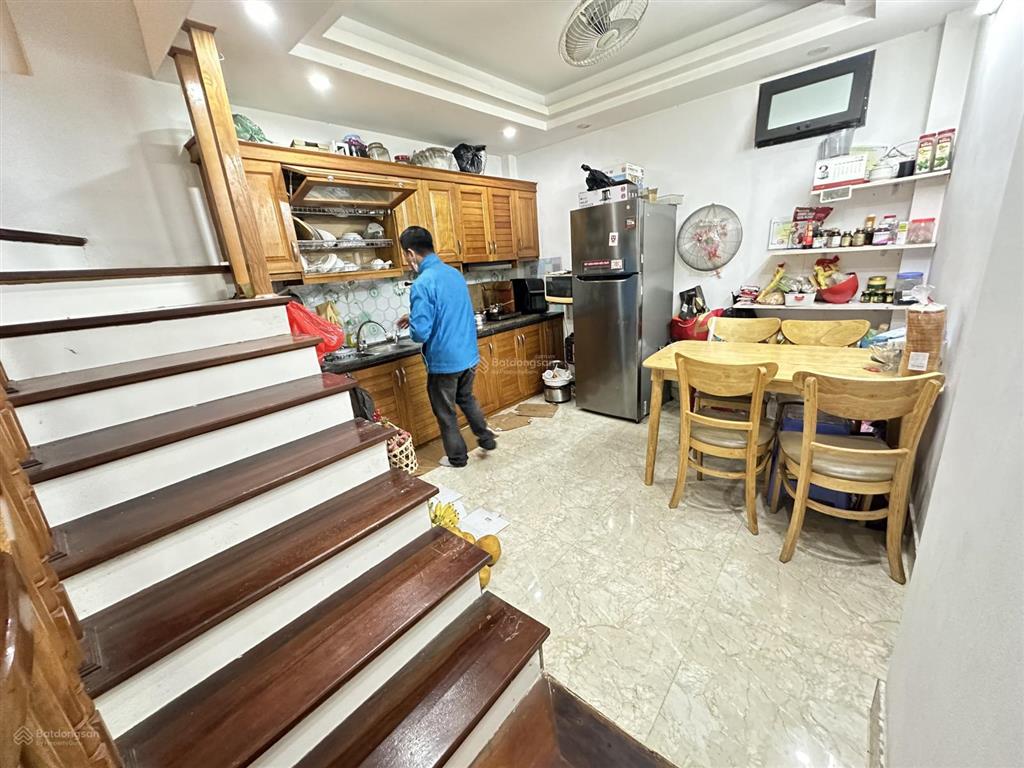 Bán gấp nhà 5 tầng vip gần b xe mỹ đình dt 30m2, mt 3,6m, giá nhỉnh 8 tỷ full nội thất, ở sướng