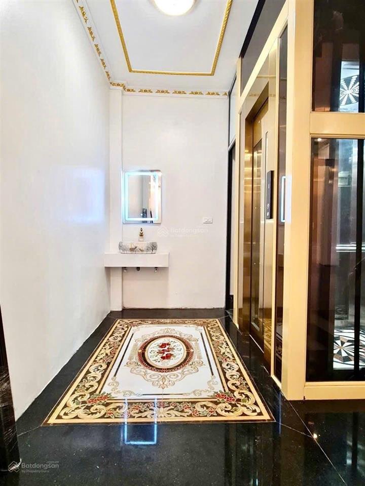 Mặt phố nguyễn viết xuân 5 tầng  thang máy  kd khủng  gần chợ bông đỏ