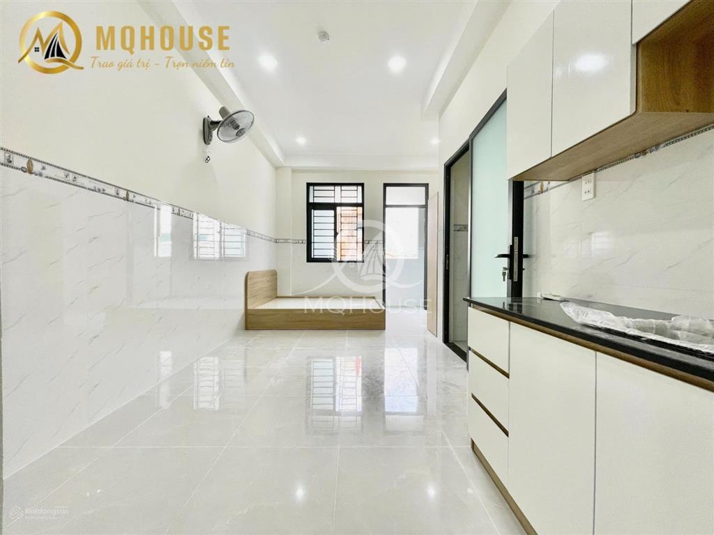 Căn hộ ban công  40m2  full nội thất cao cấp ngay âu cơ trường chinh cộng hoà