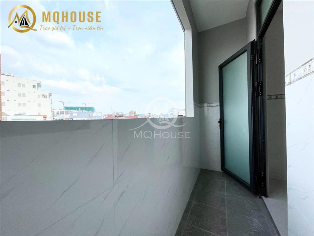 Căn hộ ban công  40m2  full nội thất cao cấp ngay âu cơ trường chinh cộng hoà