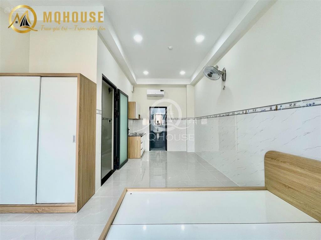 Căn hộ ban công  40m2  full nội thất cao cấp ngay âu cơ trường chinh cộng hoà