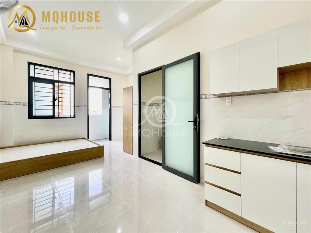 Căn hộ ban công  40m2  full nội thất cao cấp ngay âu cơ trường chinh cộng hoà