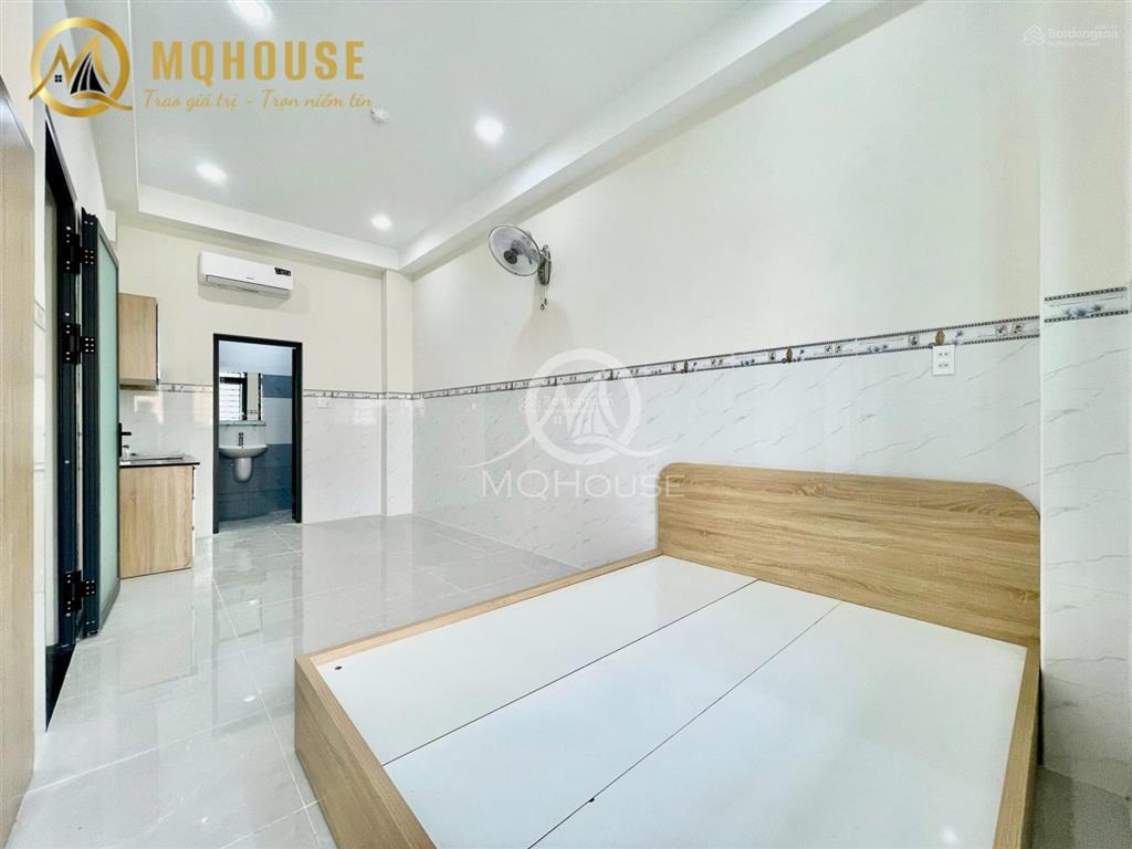 Căn hộ ban công  40m2  full nội thất cao cấp ngay âu cơ trường chinh cộng hoà