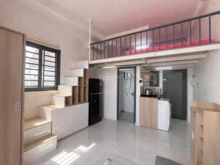 Cho thuê căn hộ có gác quận 4 gần đh luật, ban công, máy giặt riêng, mặt tiền đường tôn thất thuyết