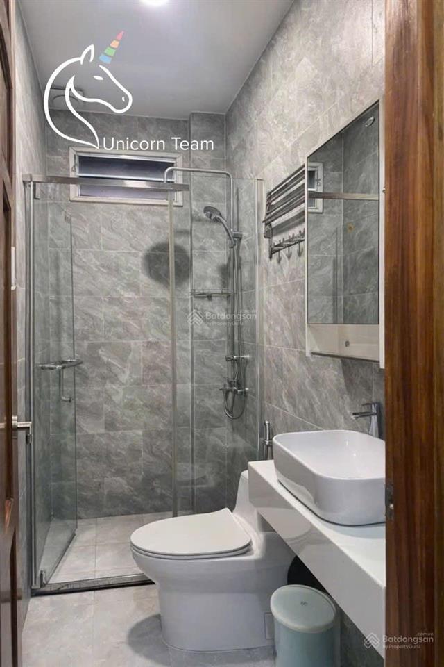 Cho thuê căn hộ quận 1 gần bùi viện, đại học văn lang, đầy đủ nội thất, ban công, thang máy