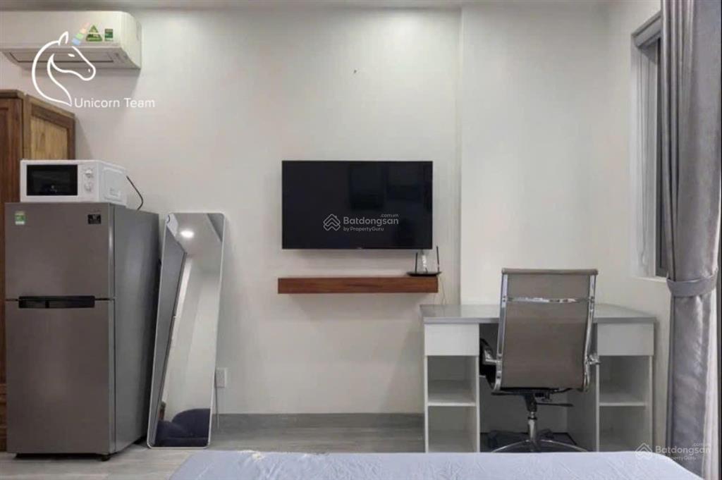 Cho thuê căn hộ quận 1 gần bùi viện, đại học văn lang, đầy đủ nội thất, ban công, thang máy