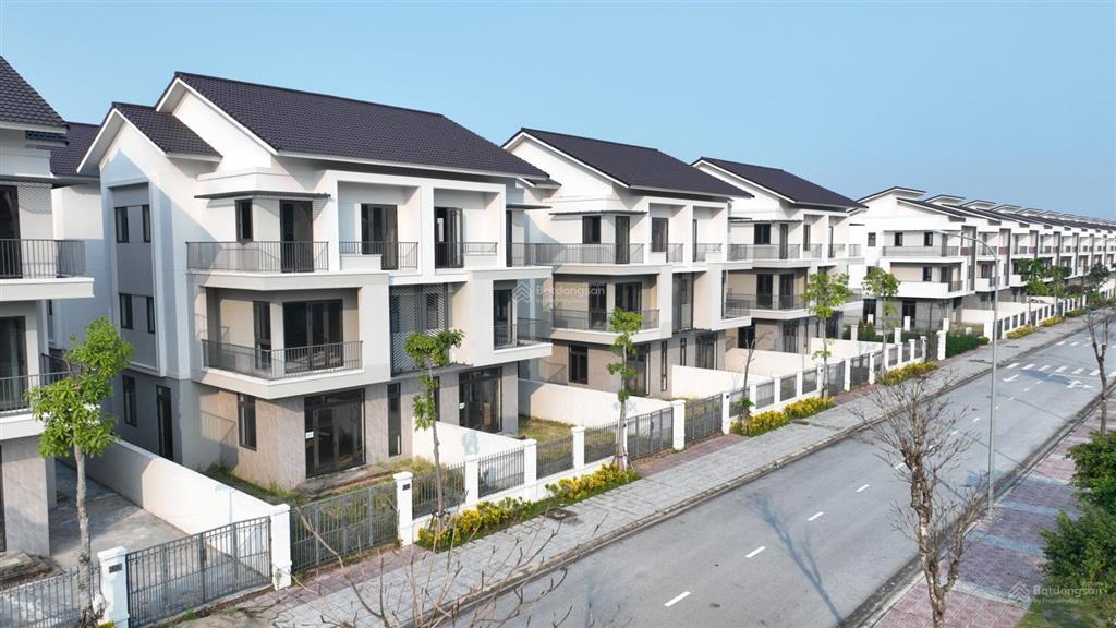 Hàng chuyển nhượng duy nhất căn biệt thự song lập 180m2 đơn giá 65 triệu, cho thuê 30 triệu/tháng