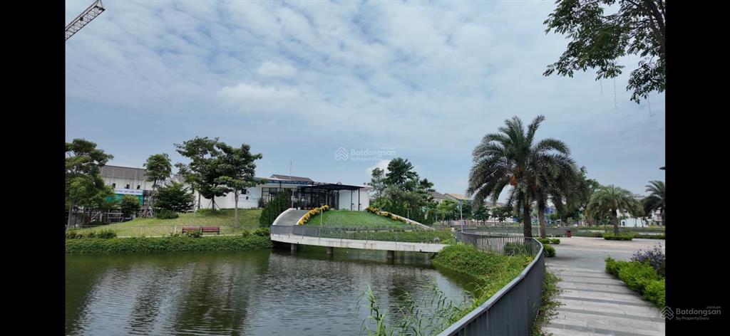 Shophouse 100m2 hàng f0 đón sóng sân bay gia bình, sổ lâu dài, vốn 30%, 24 tháng không gốc lãi