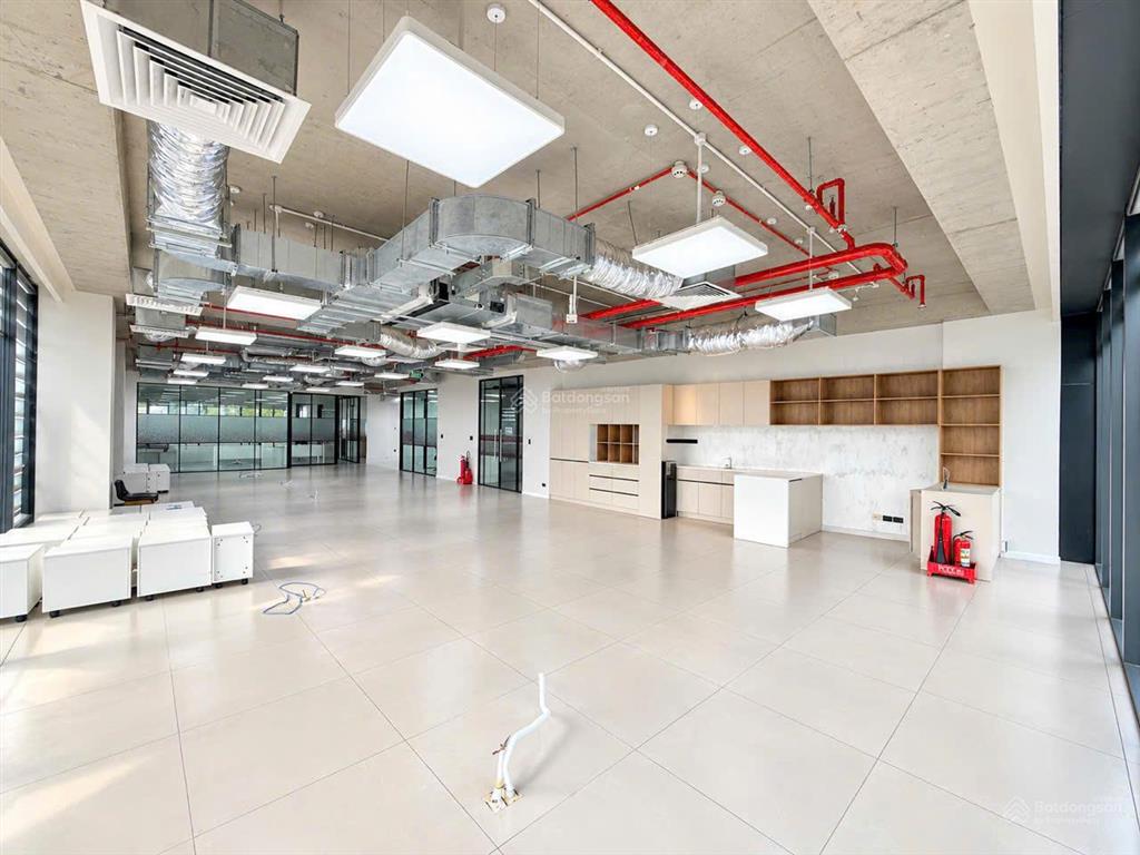 Cho thuê văn phòng the ascend building 181 nguyễn hữu cảnh, bình thạnh 300m2, giá 477.000 vnđ/m2