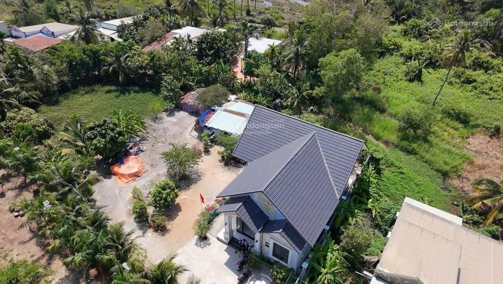 Biệt thự vườn đường long phước gần cao tốc long thành dầu giây  dt 1900m2 ngang 50m  25 tỷ tl