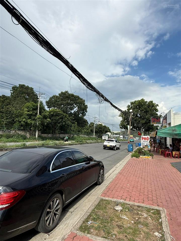 Mặt tiền đường 400, đối diện bv ung bướu 2, 455m², ngang 10m, sổ vuông, giá 78 tỷ thương lượng