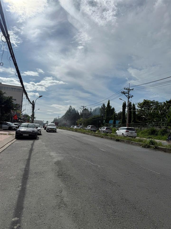 Mặt tiền đường 400, đối diện bv ung bướu 2, 455m², ngang 10m, sổ vuông, giá 78 tỷ thương lượng