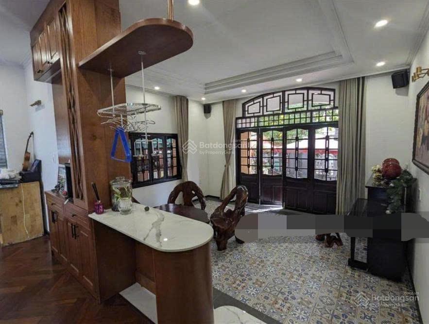 Biệt thự sân vườn đường hoàng hữu nam sau lưng bến xe miền đông mới  650m2 ngang 15m vuông đẹp