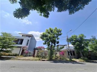 Bán đất villa trần trọng khiêm 323m2 đường 10.5m ngay nam việt á,gần lãnh sự quán ba lan,trung quốc