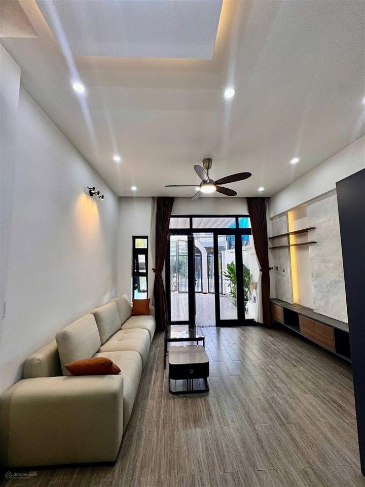 Nhà bán mặt tiền đào sư tích gần ngã ba huế 3 tầng dứoi 6tỷ