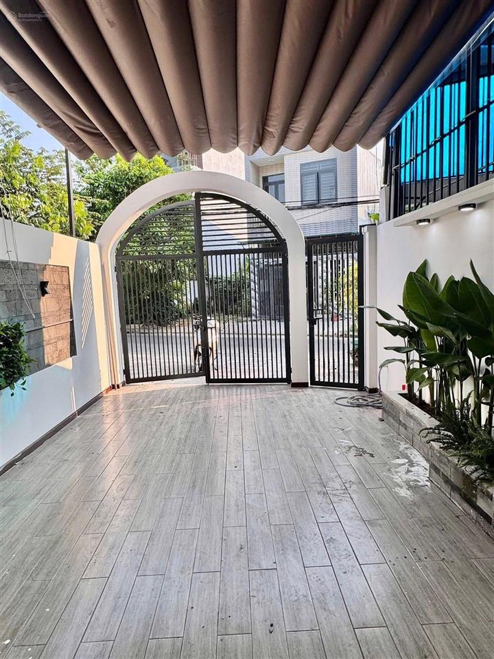 Nhà bán mặt tiền đào sư tích gần ngã ba huế 3 tầng dứoi 6tỷ