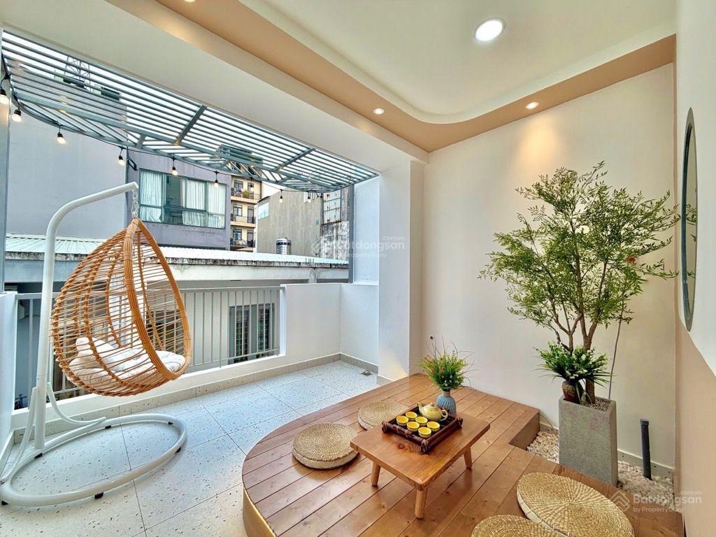 Nhà đẹp đón tết  ngay khu ẩm thực phan xích long  30,6m  3 tầng  sát mặt tiền  3pn  3wc