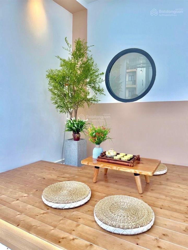 Nhà đẹp đón tết  ngay khu ẩm thực phan xích long  30,6m  3 tầng  sát mặt tiền  3pn  3wc