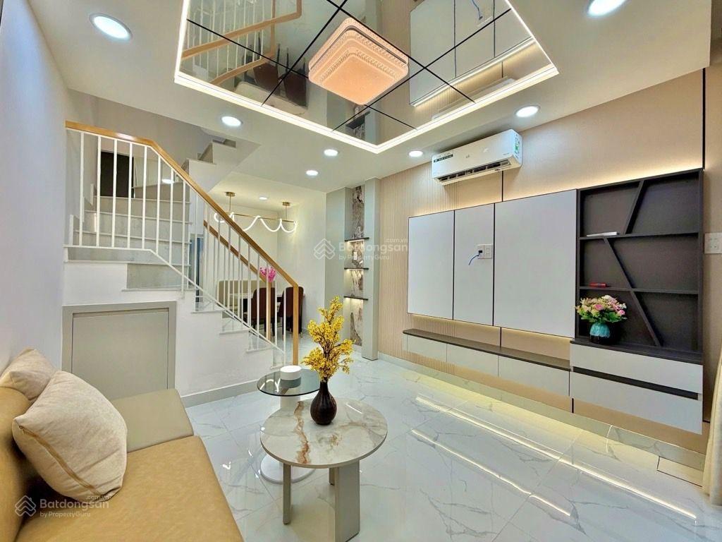 Nhà đẹp đón tết  ngay khu ẩm thực phan xích long  30,6m  3 tầng  sát mặt tiền  3pn  3wc