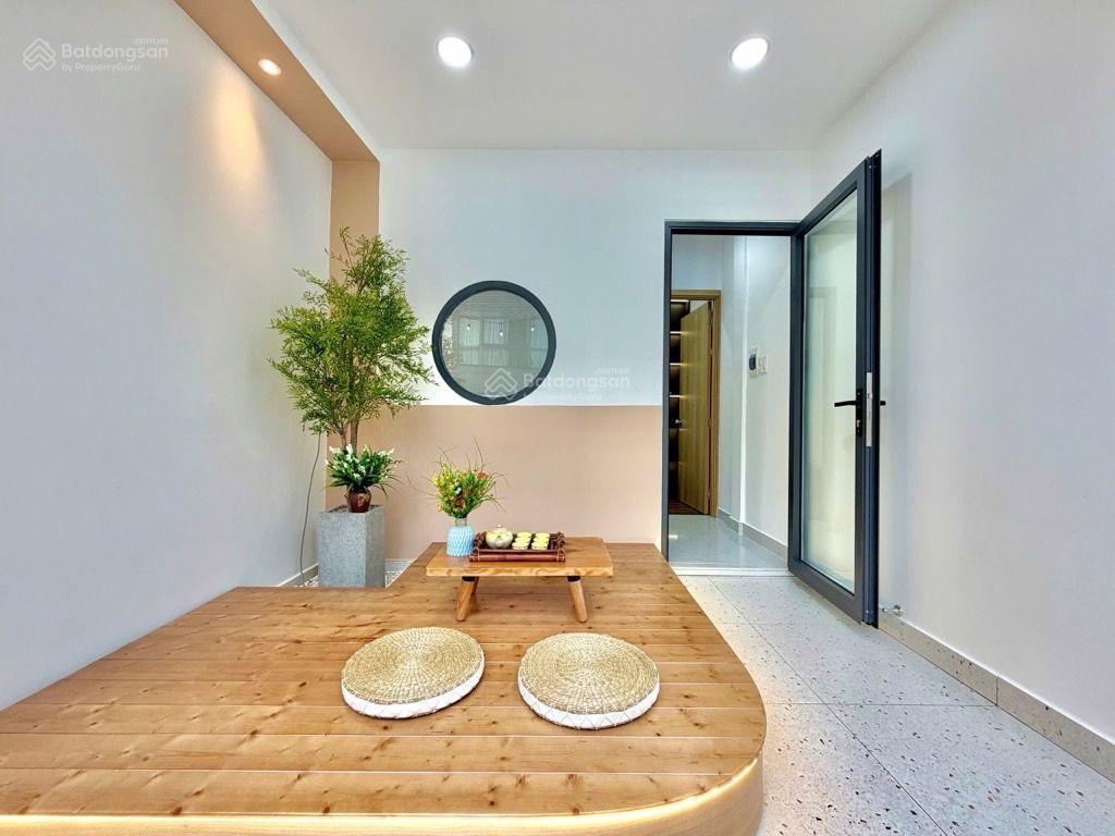 Nhà đẹp đón tết  ngay khu ẩm thực phan xích long  30,6m  3 tầng  sát mặt tiền  3pn  3wc