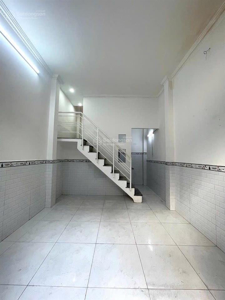 Ô tô kia tới nhà  2 tầng  24m2  3.3 tỷ