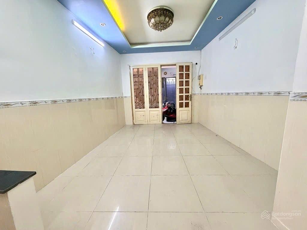 Bán nhà khu nguyễn kiệm  27m2  2 tầng  chỉ 3,25 tỷ