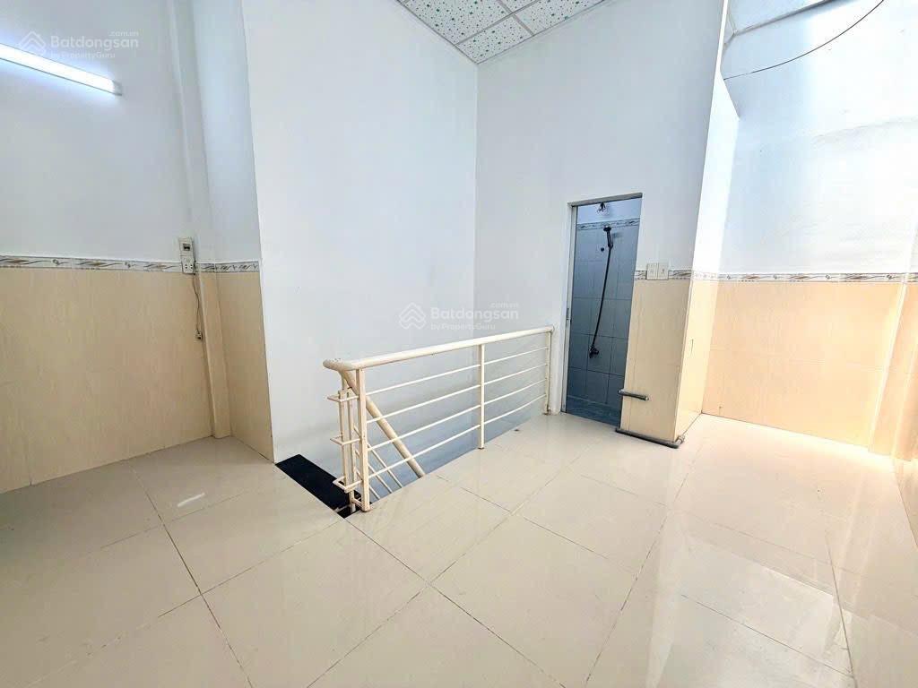 Bán nhà khu nguyễn kiệm  27m2  2 tầng  chỉ 3,25 tỷ