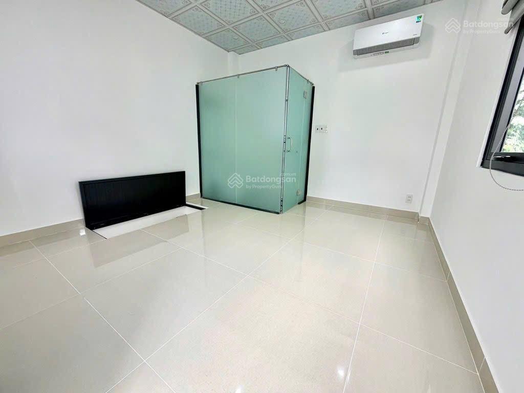Bình thạnh  2 tầng đúc  nhà mới vô ở ngay, sát chợ bà chiểu, gần quận 1  chỉ 3,2 tỷ