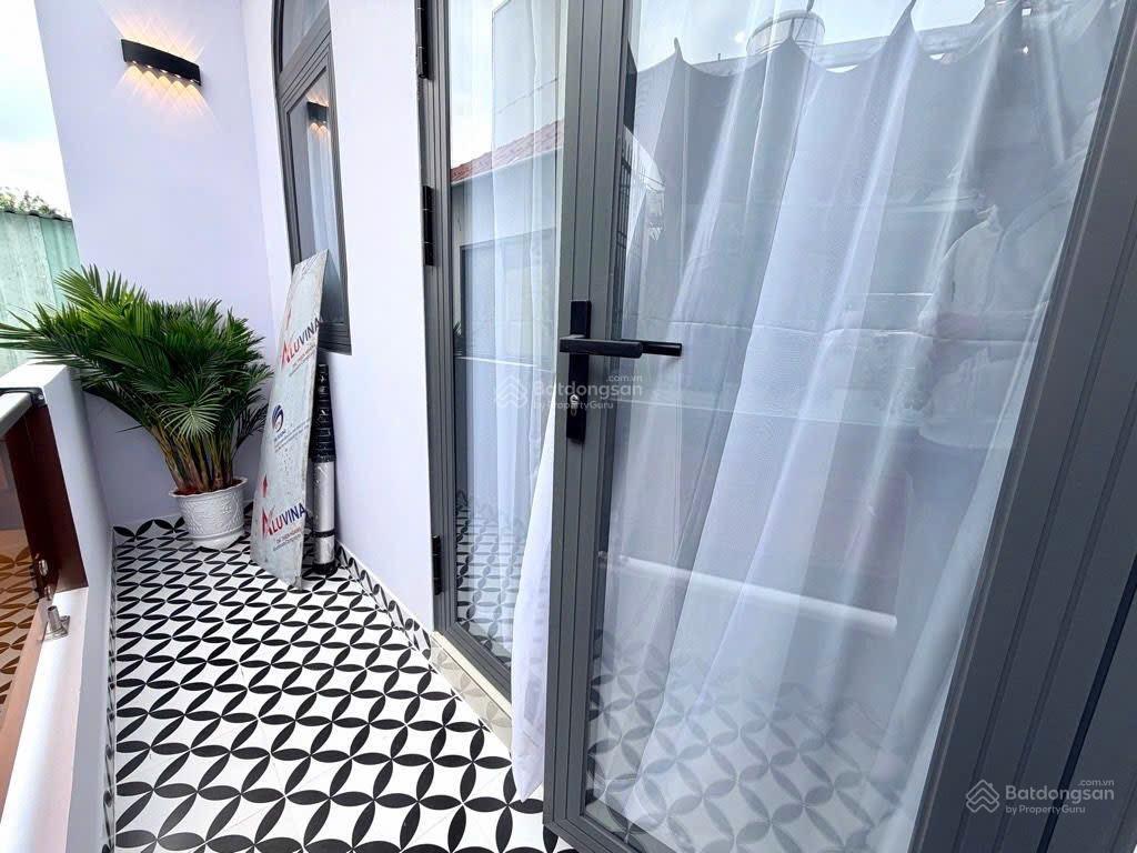 Bình thạnh  2 tầng đúc  nhà mới vô ở ngay, sát chợ bà chiểu, gần quận 1  chỉ 3,2 tỷ