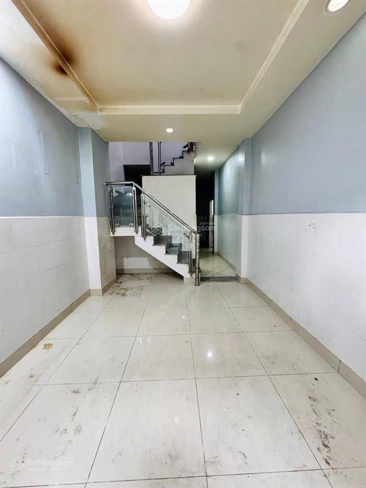 Hàng xóm q1  hxh đỗ cửa  2 tầng  vừa ở vừa kinh doanh tốt  chỉ 6,55 tỷ