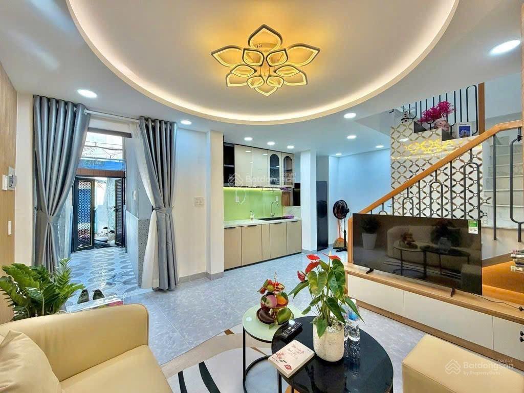 Nhà đẹp bình thạnh gần ngã tư hàng xanh  35m2  2 tầng  chỉ 5,65 tỷ