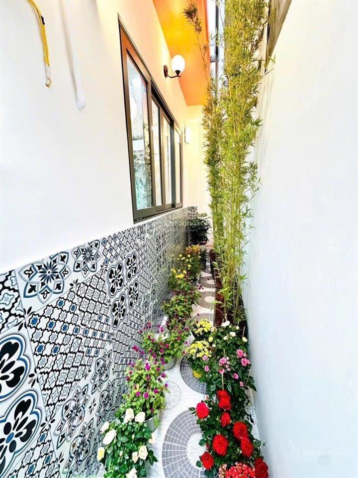 Nhà đẹp bình thạnh gần ngã tư hàng xanh  35m2  2 tầng  chỉ 5,65 tỷ