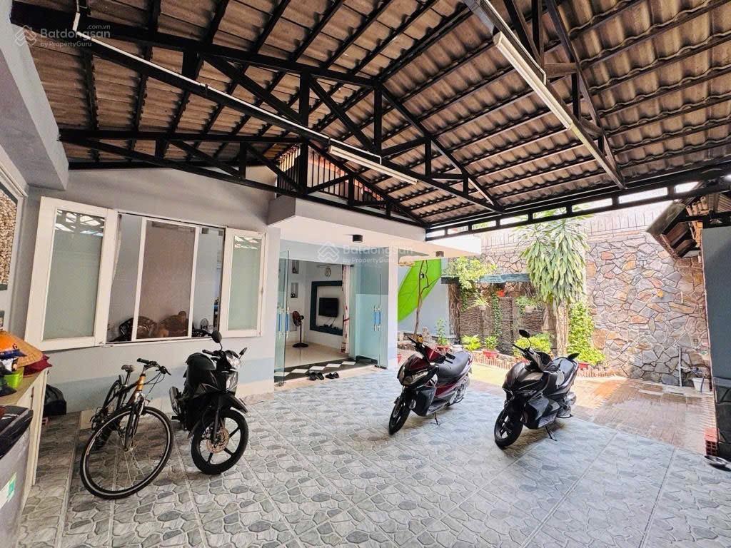  biệt thự 3 tầng  hẻm xe hơi  đường số 38, thủ đức  170m2  chỉ 15,9 tỷ