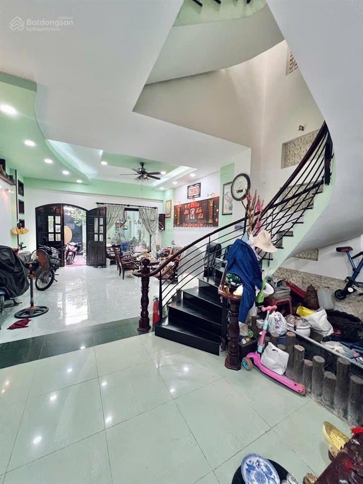 Bán nhà riêng tại đinh bộ lĩnh, 15,5 tỷ, 131m2, 4pn, 4wc, 3 tầng