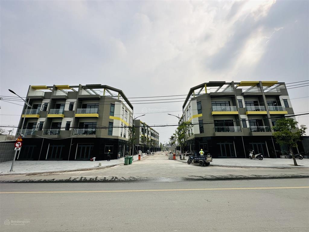 Bán nhà phố đã có sổ, liền kề metro ở bcons eden park, bình thung, p đông hòa, 8 tỷ, 140m², hot!
